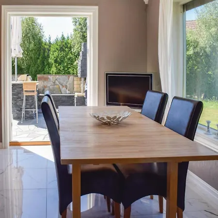 Three-bedroom Holiday In *