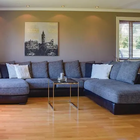 Three-bedroom Holiday In Сasa de vacaciones Tjøme