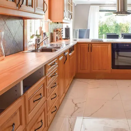 Three-bedroom Holiday In Vakantiehuis