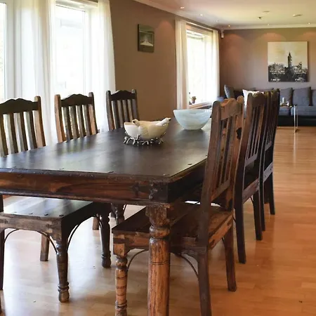Three-bedroom Holiday In * Tjøme